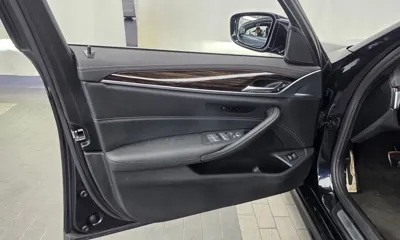 BMW 5-Series 2022, 61750 км, за 22882.39 USD - фото 24