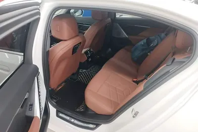 BMW 5 Series 2024, 8900 км, за 41471 USD - фото 20
