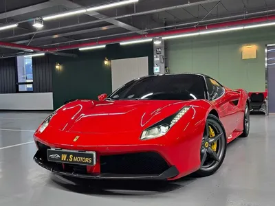 Ferrari 488 · 2017 год