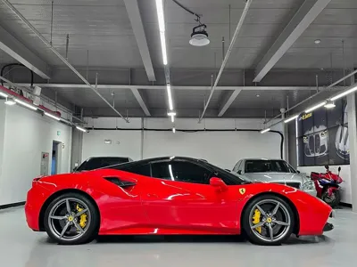 Ferrari 488 2017, 14400 км, за 662244.48 USD