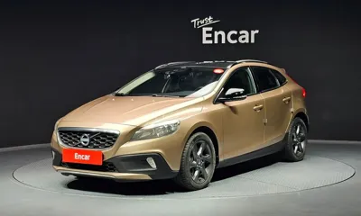 Volvo V40 · 2013 год