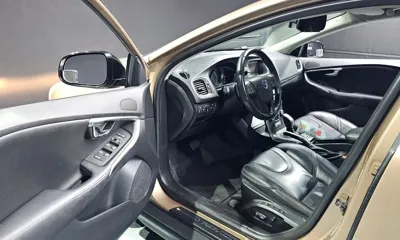 Volvo V40 2013, 112468 км, за 6502.89 USD - фото 12