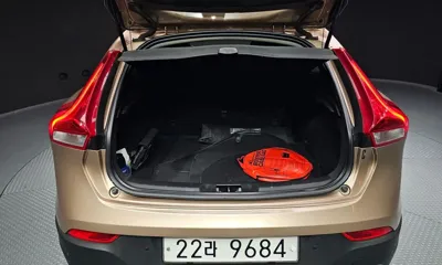 Volvo V40 2013, 112468 км, за 6502.89 USD - фото 20