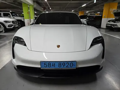 Porsche Taycan · 2022 год