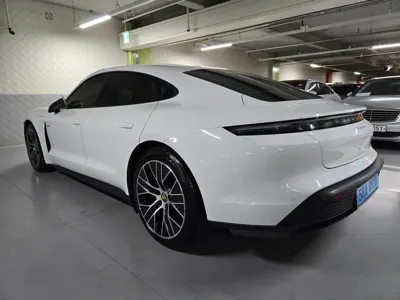 Porsche Taycan 2022, 74760 км, за 53278.74 USD
