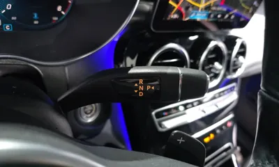 Mercedes-Benz GLC-Class 2022, 58929 км, за 29402.04 USD - фото 9