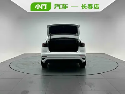 Geely Emgrand 2023, 6500 км, за 10594.26 USD