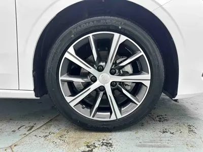 Geely Emgrand 2023, 6500 км, за 10594.26 USD - фото 8