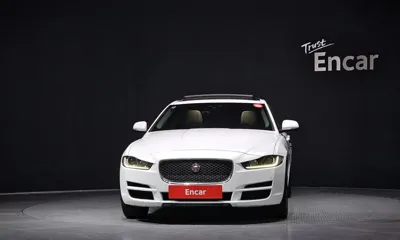 Jaguar XE 2017, 102691 км, за 5279.15 USD
