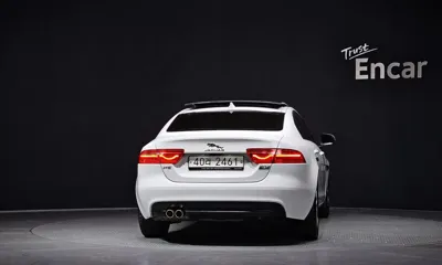Jaguar XE 2017, 102691 км, за 5279.15 USD