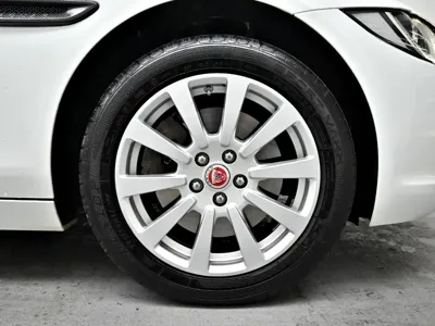 Jaguar XE 2017, 102691 км, за 5279.15 USD