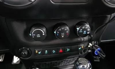 Jeep Wrangler 2012, 107018 км, за 12078.25 USD - фото 16