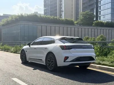 Zeekr 001 2024, 27000 км, за 27486.22 USD
