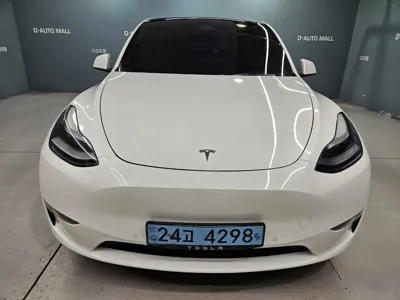 Tesla Model Y · 2021 год
