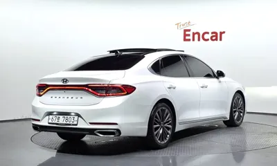 Hyundai Grandeur 2018, 210536 км, за 7741.35 USD