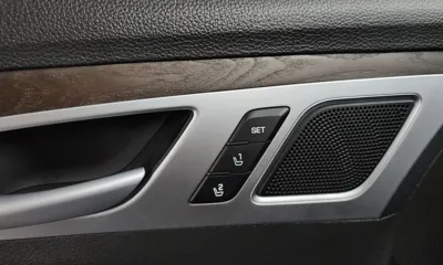 Hyundai Genesis 2016, 152854 км, за 6830.76 USD - фото 36