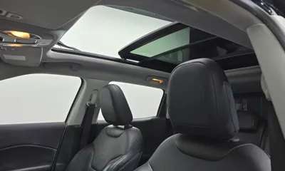 Jeep Compass 2020, 50268 км, за 10703.67 USD - фото 19