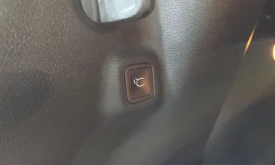 Jeep Compass 2020, 50268 км, за 10703.67 USD - фото 20