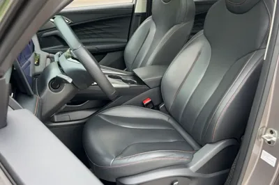Roewe RX5 New Energy 2023, 35100 км, за 10991 USD - фото 30