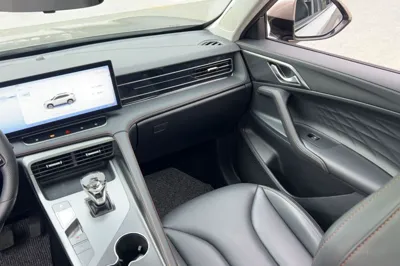 Roewe RX5 New Energy 2023, 35100 км, за 10991 USD - фото 38