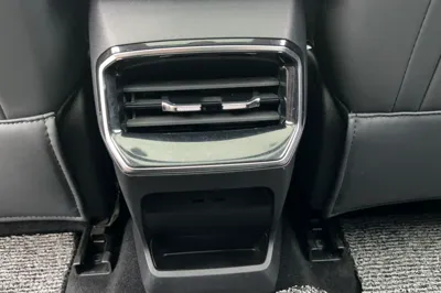 Roewe RX5 New Energy 2023, 35100 км, за 10991 USD - фото 41