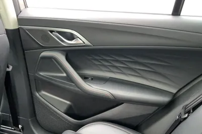 Roewe RX5 New Energy 2023, 35100 км, за 10991 USD - фото 43