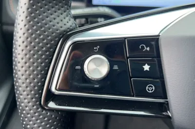 Roewe RX5 New Energy 2023, 35100 км, за 10991 USD - фото 44