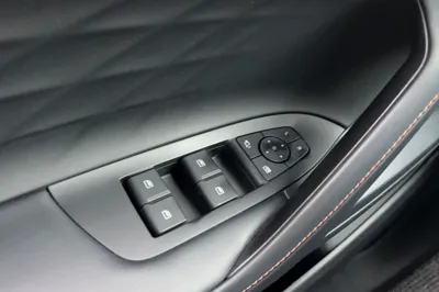 Roewe RX5 New Energy 2023, 35100 км, за 10991 USD - фото 46