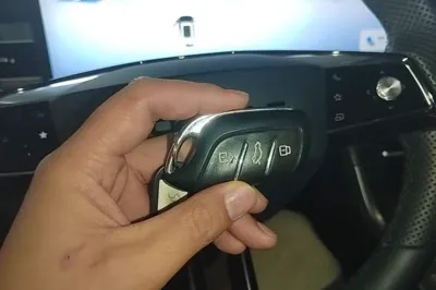 Roewe RX5 New Energy 2023, 35100 км, за 10991 USD - фото 48
