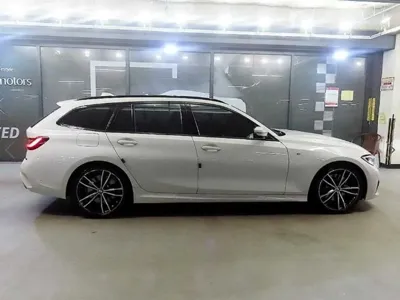BMW 3-Series 2022, 35895 км, за 25092.63 USD
