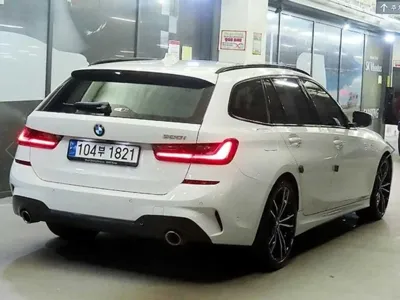 BMW 3-Series 2022, 35895 км, за 25092.63 USD