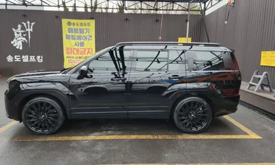 Hyundai Santafe 2025, 25000 км, за 18865.7 USD