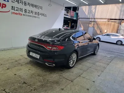 Hyundai Grandeur 2018, 100743 км, за 8923.86 USD