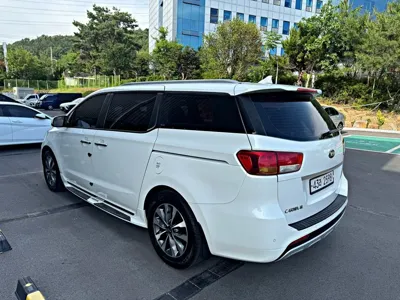 Kia Canival 2015, 212271 км, за 3708.04 USD