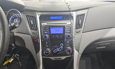 Hyundai Sonata 2011, 105307 км, за 1950.2 USD - фото 14
