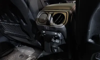 Jeep Gladiator 2023, 33856 км, за 30083.99 USD - фото 30
