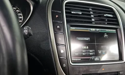 Lincoln MKX 2016, 83141 км, за 6930.95 USD - фото 9