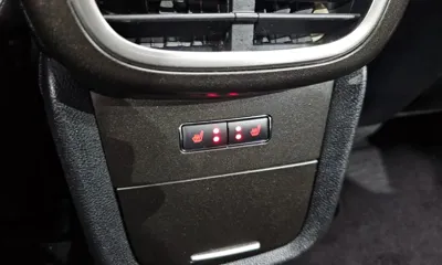 Lincoln MKX 2016, 83141 км, за 6930.95 USD - фото 19