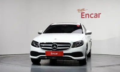 Mercedes-Benz E-Class 2019, 130871 км, за 12295.36 USD