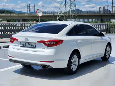 Hyundai Sonata 2016, 134508 км, за 4225.44 USD