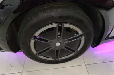 Xiaomi Auto YU7 2025, 19300 км, за 45083 USD - фото 11