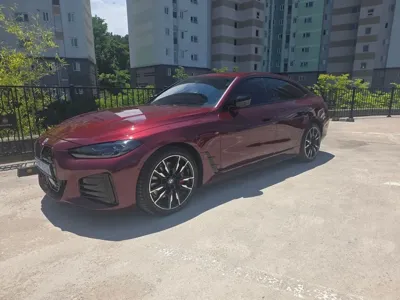 BMW i4 · 2023 год