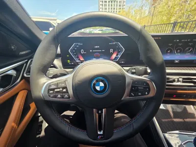 BMW i4 2023, 24334 км, за 39713.8 USD - фото 9