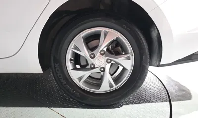 Hyundai Avante 2021, 62339 км, за 10994.02 USD - фото 21