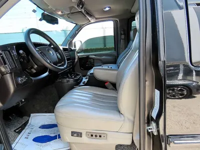 Chevrolet Express Van 2014, 87077 км, за 13719.31 USD
