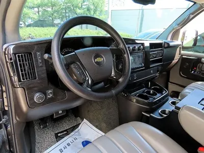 Chevrolet Express Van 2014, 87077 км, за 13596.16 USD - фото 9