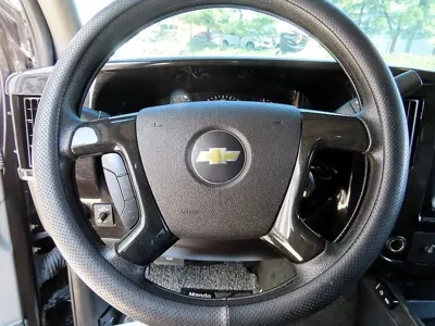 Chevrolet Express Van 2014, 87077 км, за 13596.16 USD - фото 10