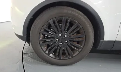 Land Rover Discovery 2017, 93867 км, за 14450.86 USD