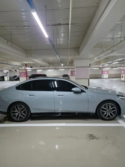BMW 5-Series 2025, 22000 км, за 43001.85 USD