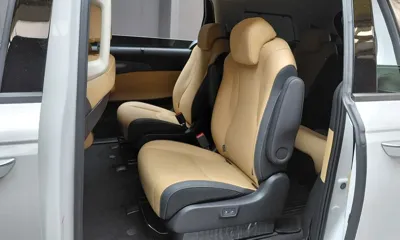 Kia Canival 2023, 25358 км, за 19364.58 USD - фото 11
